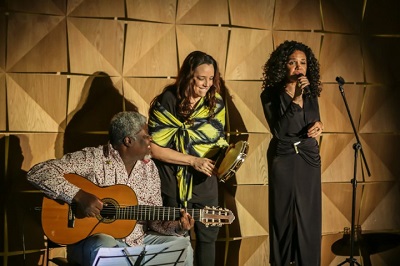 Read more about the article Teresa Cristina canta samba no Hotel Emiliano Rio e Ana Carolina faz participação maravilhosa