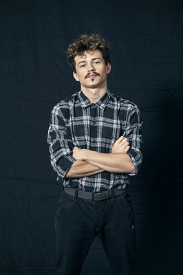 Read more about the article Rumo ao sucesso o ator Ariclenes Barroso conversa com “Quarenta Views”