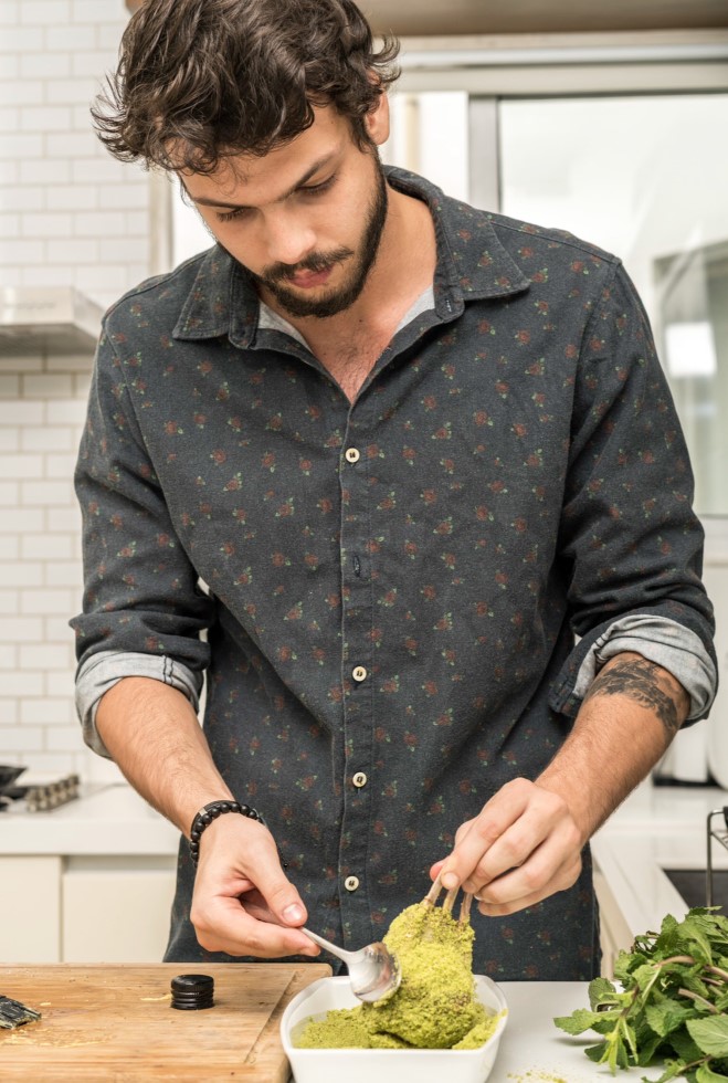 Read more about the article Newton Rique o aprendiz de chef é a nova geração da gastronomia brasileira conversa com “Quarenta Views”