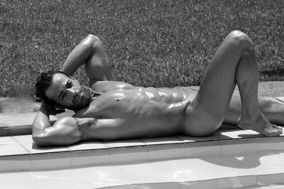 Read more about the article Roge Ferro o ator ícone do pornô nacional quer entrar na política