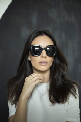 Read more about the article Carol Celico lança óculos de sol com parte da venda em prol da Fundação Amor Horizontal