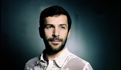 Read more about the article Alexis Mabille o couturier que a cada desfile ganha mais espaço no mundo da Alta Costura em Paris