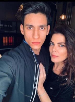 Read more about the article Gisele Fraga e Atthos Marques curtem o feriado prolongado no Rio