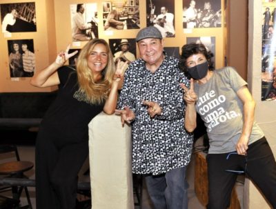 Read more about the article O Beco das Garrafas reabre reduzido e com exposição de fotos de Cristina Granato