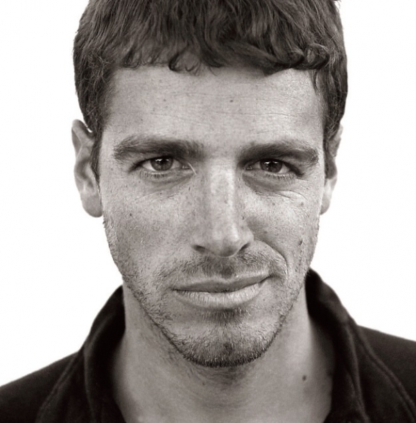 Read more about the article O artista plástico Leo Battistelli é a entrevistado da semana e fala sobre suas inspirações