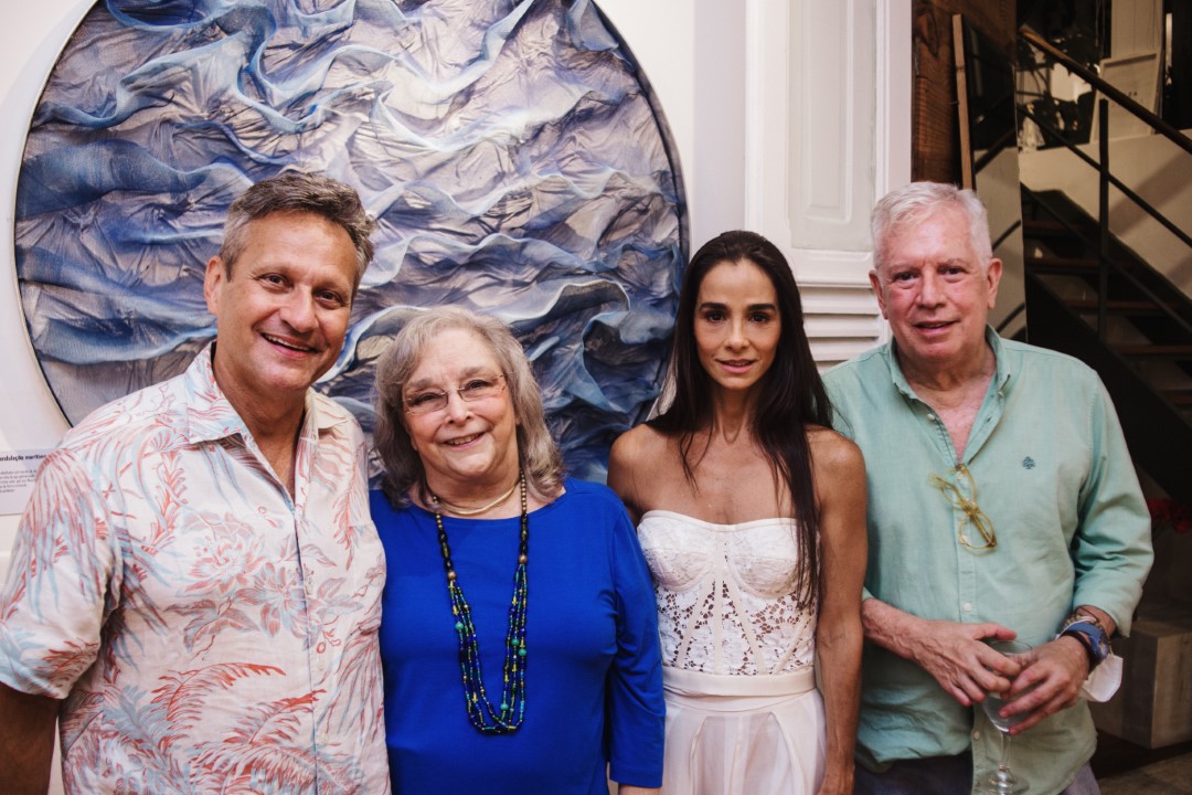 Read more about the article Cris de Lamare arma cocktail e apresenta seus recentes trabalhos na Caza Artha na Gávea