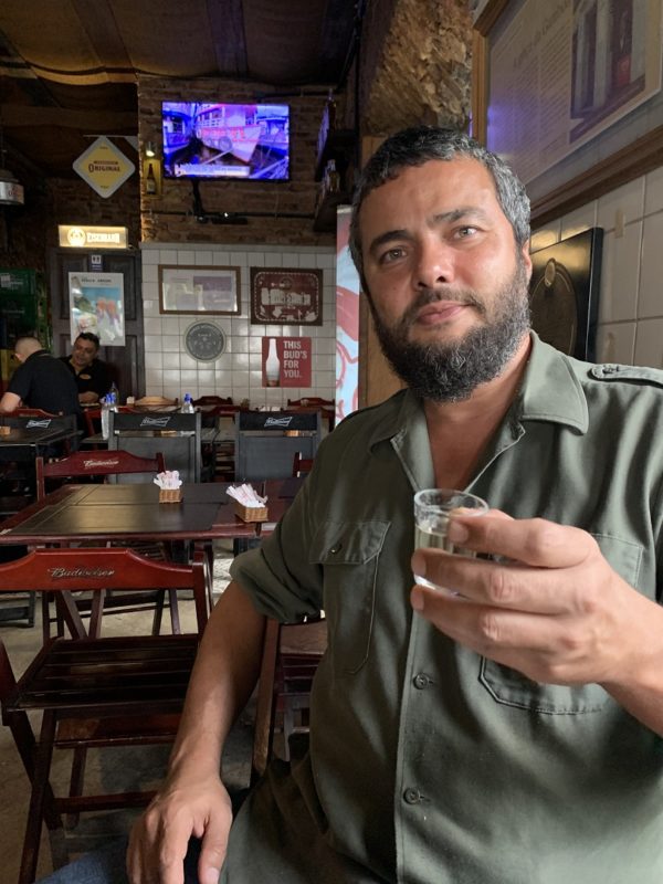 Read more about the article O artista Gustavo Speridião e seu atelier na Gamboa centro do Rio ou seria o centro do mundo