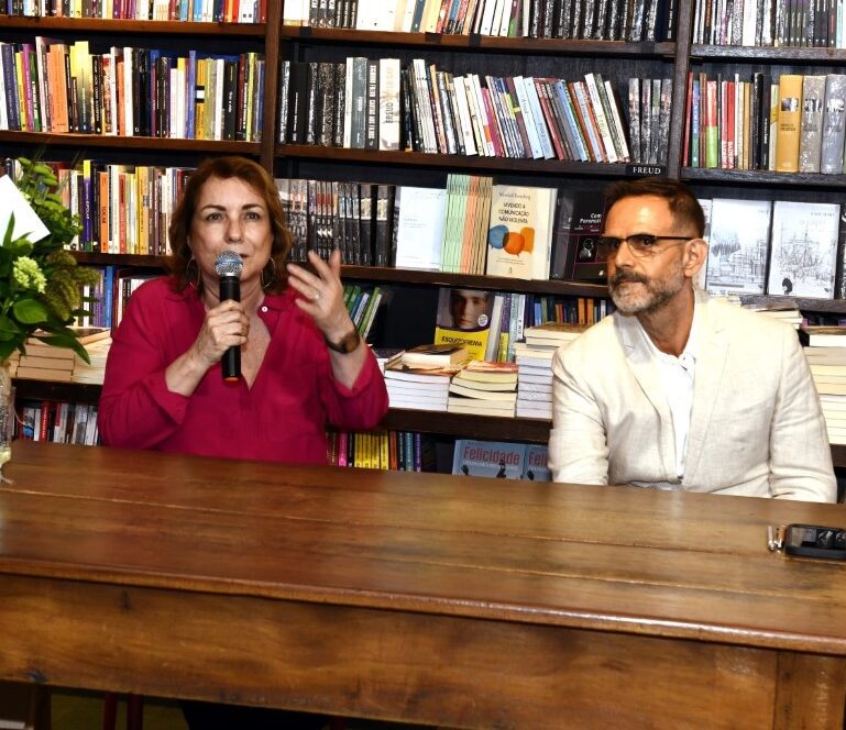 Read more about the article Alberto Renault lança seu livro “Fotos caseiras” na Livraria da Travessa em Ipanema