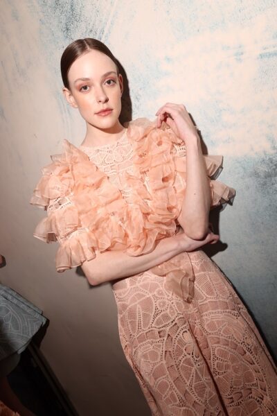 Read more about the article Martha Medeiros celebra 15 anos da marca e arma desfile no Baleia Rooftop