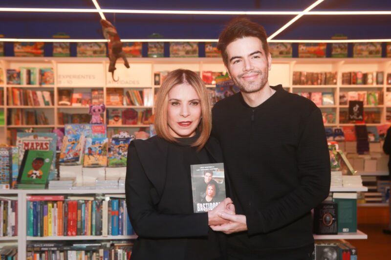 Read more about the article O lançamento do livro ‘Bastidores’ de Liège Monteiro e Luiz Fernando Coutinho sacode a Livraria da Vila do Shopping Eldorado