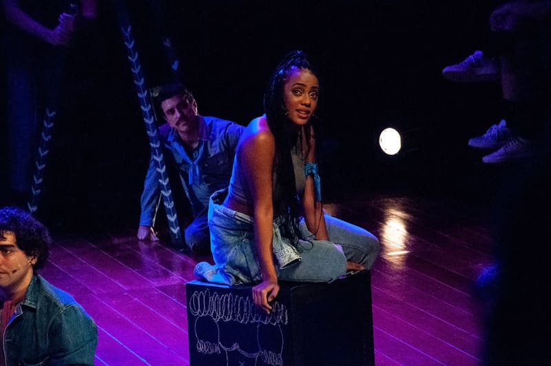 Read more about the article “Se Essa Lua Fosse Minha” faz temporada no Espaço da Armazém Cia de Teatro