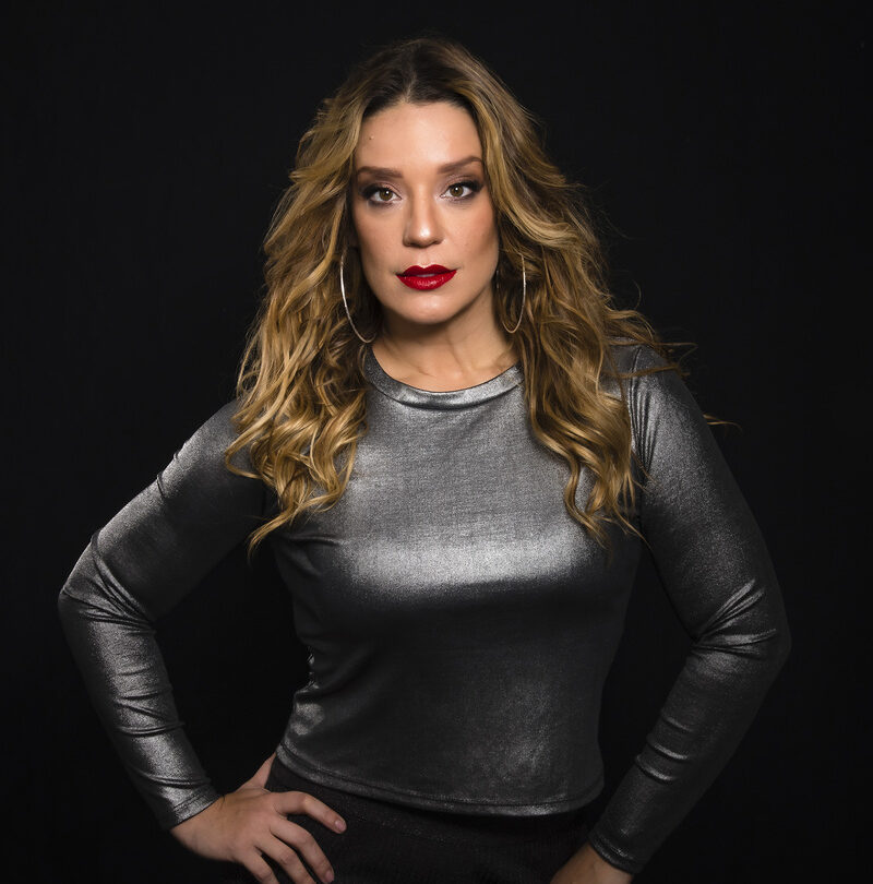 Read more about the article “Karaoke – O Monólogo” o espetáculo solo da atriz Helga Nemetik abre a programação de junho do Manouche nos dias 02 e 03