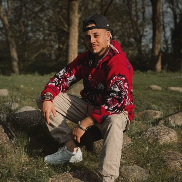 Read more about the article Osmin Carlson cria pontes musicais entre a Holanda e os ritmos da Amazônica