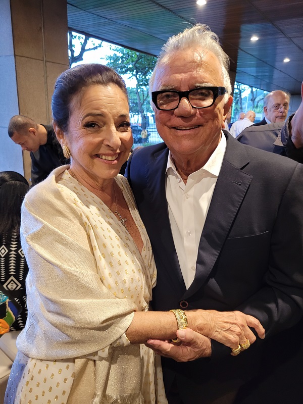 Read more about the article Lucia e Pedro Grossi celebram Bodas de Ouro com missa e almoço chique repleto de nomes importantes de diversos setores do Brasil
