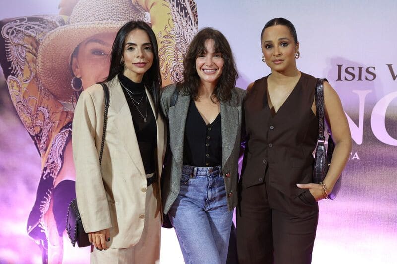 Thaissa Carvalho e amigas