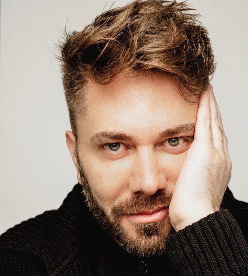 Read more about the article Lucas Anderi leva moda festa brasileira à Paris Fashion Week no dia 30 de setembro