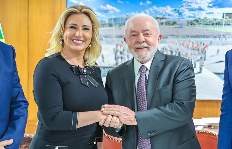 Read more about the article Presidente Lula sanciona lei baseado em iniciativa “órfãos do feminicídio” no dia 1 criada pela primeira-dama de Cuiabá Márcia Pinheiro