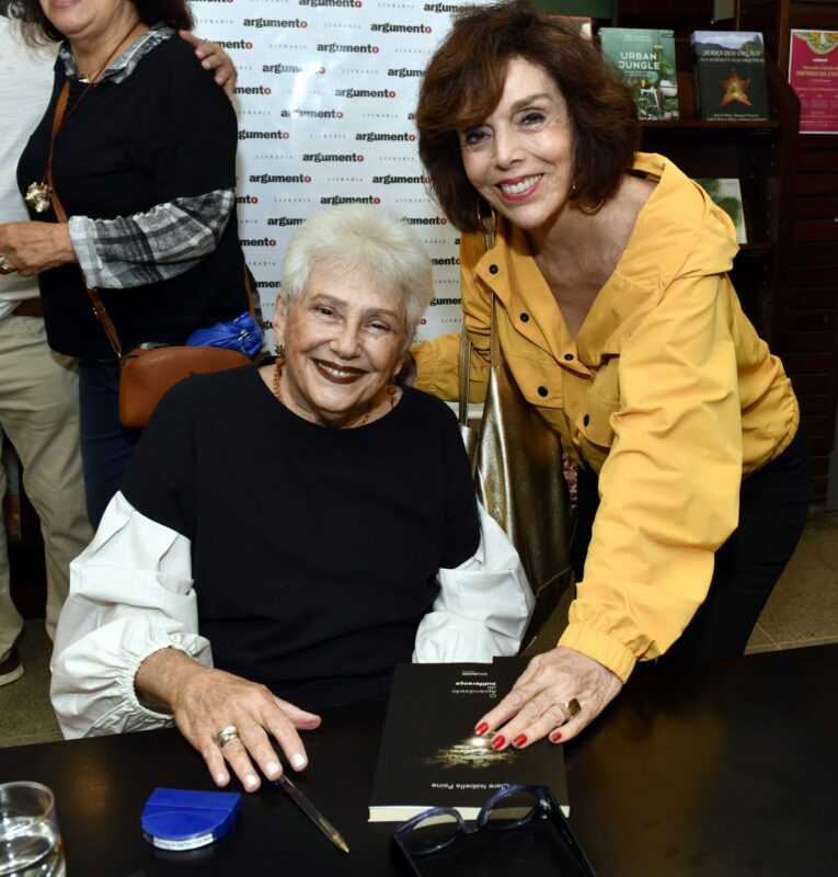 Read more about the article A psicanalista e escritora lança Clare Isabella Paine seu 20° romance “O Aprendiz da indiferença” na Livraria Argumento