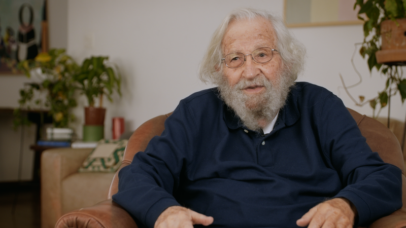 Noam Chomsky no filme Utopia Tropical