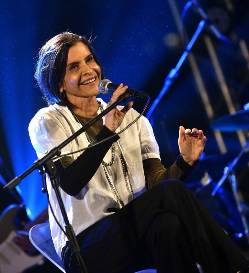 Read more about the article Show de MARINA LIMA com participação de FILIPE CATTO no Projeto VIVO NA PRAIA em junho de 2024