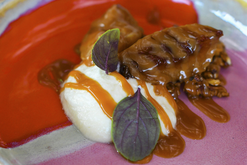 CALMA - pêssego, mascarpone, avelã, caramelo salgado, manjericão