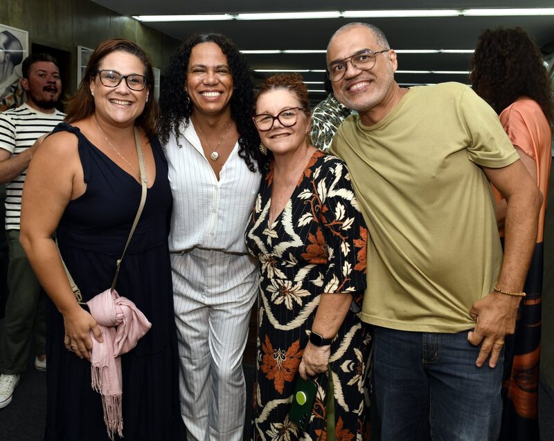 Elaine Moreira , Valéria Barcellos , Denise Escudero e Tom Pires