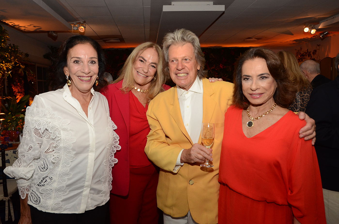 Alicinha Silveira, Ana Luiza e Ralph Camargo e Yvonne Bezerra de Mello