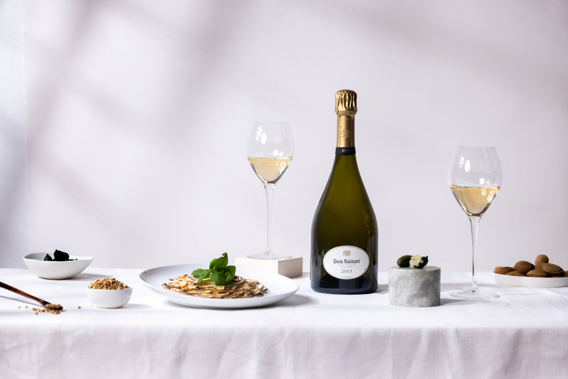 Ruinart, a mais antiga casa de champagne do mundo, lança sua cuvée de prestígio no Brasil, revelando a quintessência do Blanc de Blancs