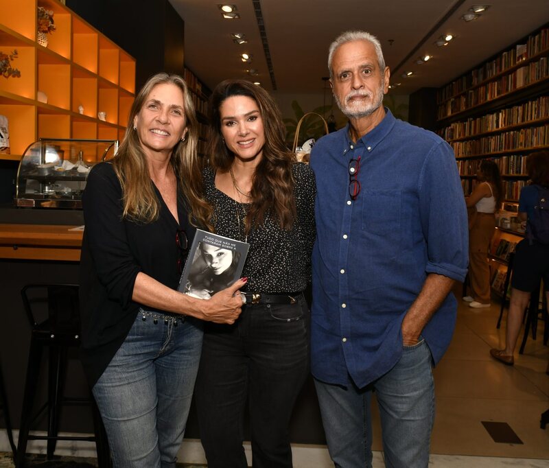 Fernanda Machado entre Glauce e Jorge Bulus