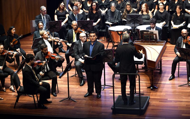 O tenor Guilherme Moreira