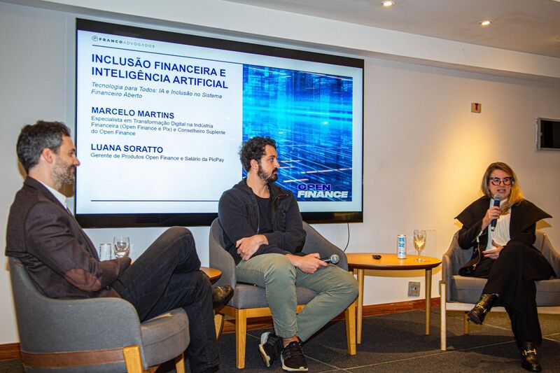 Daniel Alvarenga com Marcelo Martins e Luana Soratto