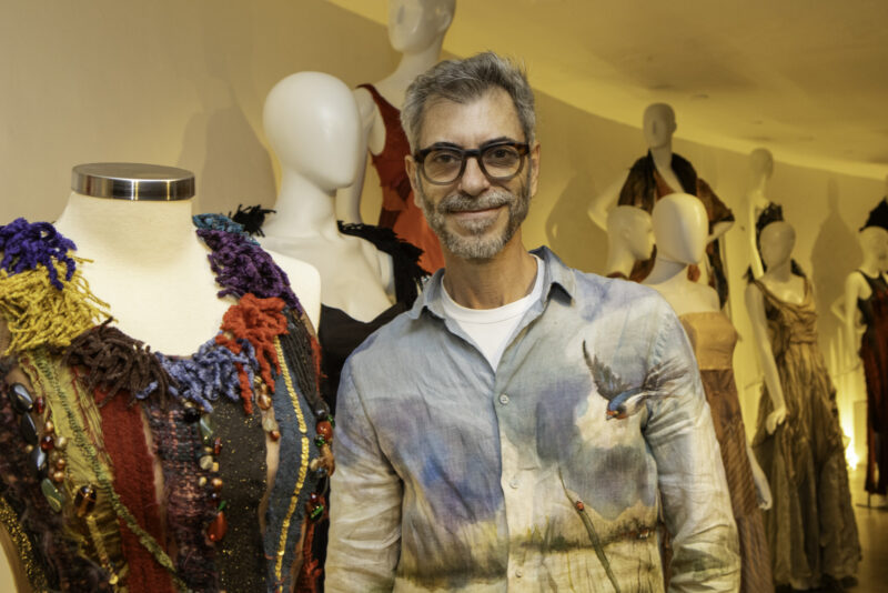 Read more about the article Entre Linhas — Fernando Viana 25 anos de upcycling com arte no Parque Glória Maria