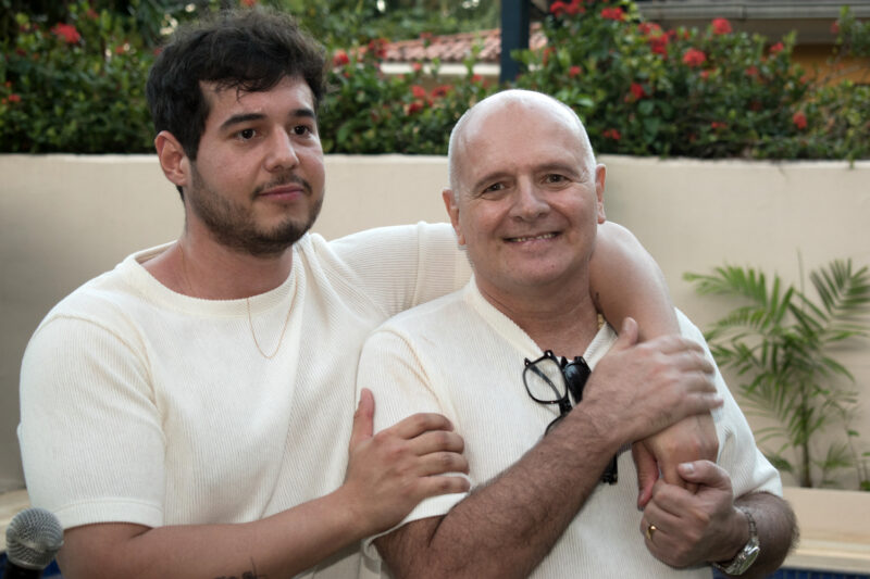 Read more about the article Chico Vartulli e Júlio Alberto trocam alianças e celebram com almoço ontem 25/06 no Jardim Pernambuco