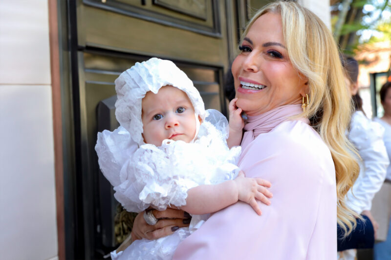 Read more about the article Aurora a linda neta de Nina Kauffmann e seu batizado neste domingo 27/07