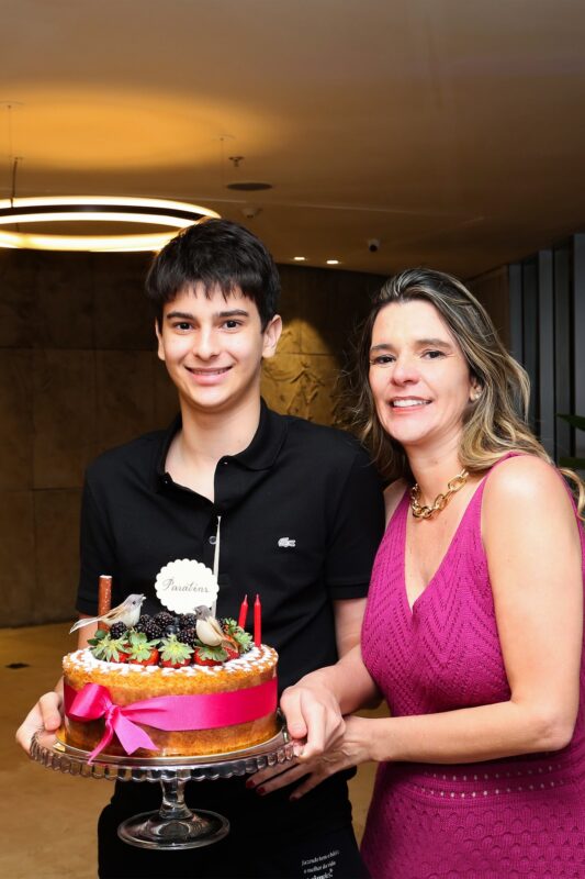 Read more about the article Ilka Tostes celebrou seu BDAY no domingo 11/07 no terraço do Hotel Nacional