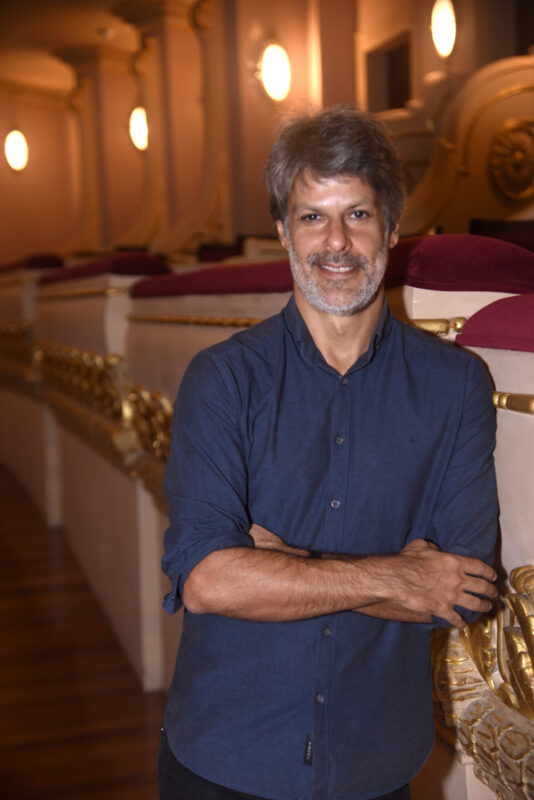 Read more about the article O maestro Felipe Prazeres retorna ao Theatro Municipal após turnê com a Johann Sebastian Rio na Europa
