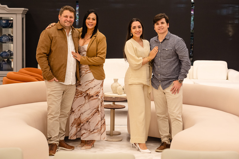 RAFAEL GOMES,PAULA PINTO, KAREN MOTA E LUIZ LOPES - Curvas de Minas