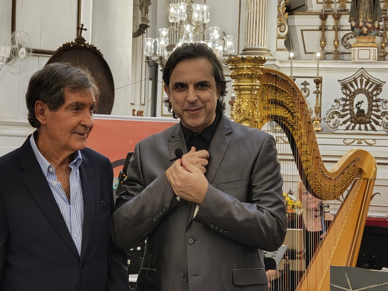 Sérgio da Costa e Silva e Maestro Mateus Araújo da Camerata Uerê
