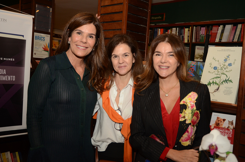 Read more about the article Simone Lahorgue Nunes lança a obra “Curso de Direito da Mídia e do Entretenimento” no dia 30 de junho