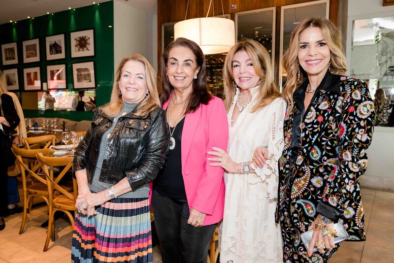 Tereza Barros Franco , Tânia Carvalho, Sônia Simonsem , Manoela Ferrari