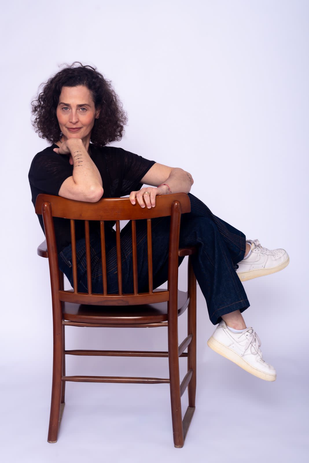 Read more about the article Livro de artista de Natalie Salazar resgata memórias familiares e traz novos significados ao seu silenciamento