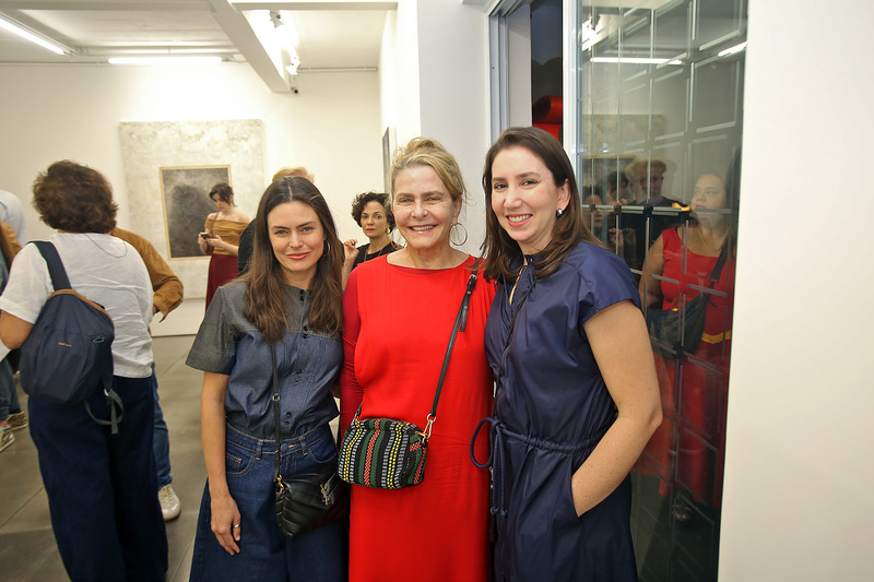 Luiza Ribeiro entre Vitoria Doyle e Raquel Rodrigues