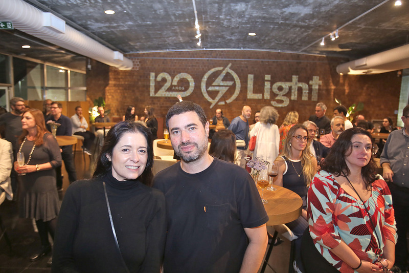 Nana Viveiros e Daniel Resnik 