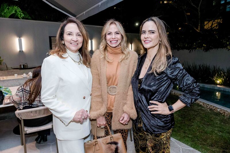 Sumaya Neves Nina Kaufmann e Gabriella Vasconcellos - Espaço Insignia