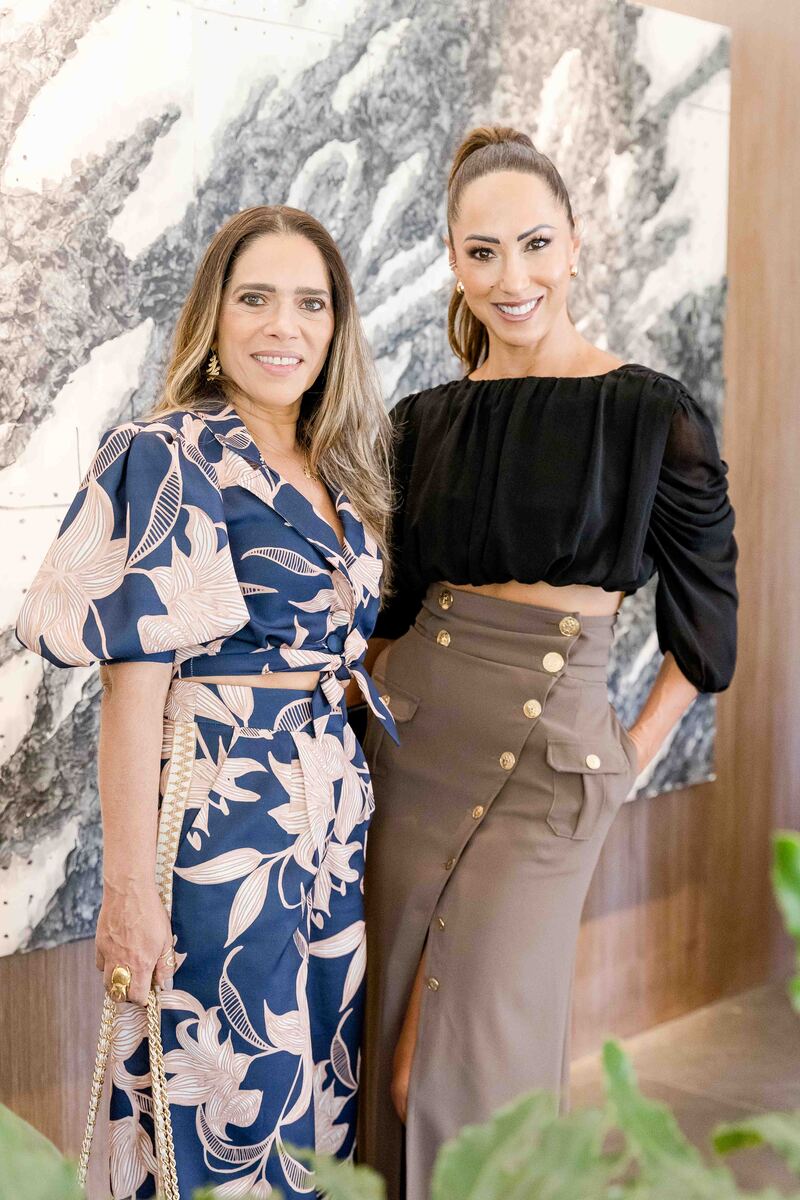 Anete Perroni e Keith Sato