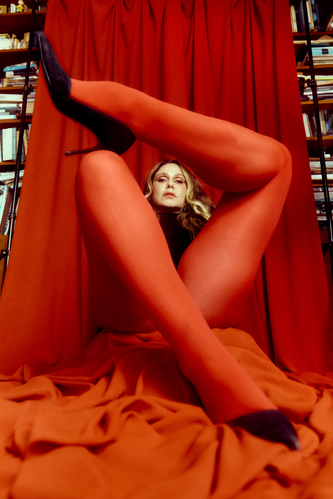 Read more about the article A atriz Aline Fanju estrela primeira adaptação de Annie Ernaux para o teatro brasileiro no Teatro Glaucio Gill até 26/09