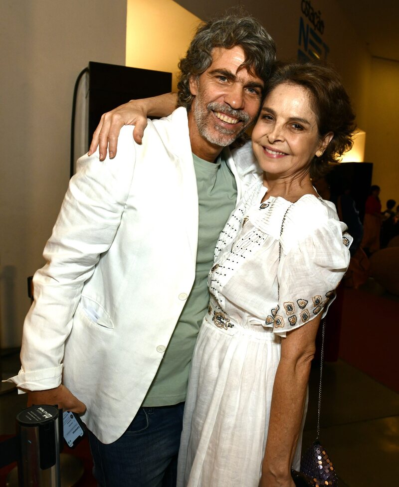 Regis Faria e Drica Moraes - FILME PERTO DO SOL É MAIS CLARO 