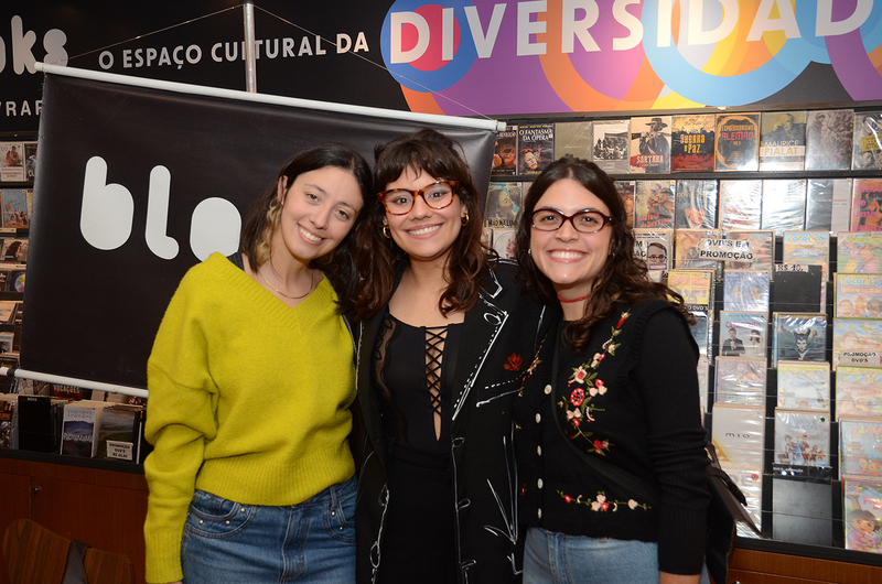 Read more about the article LAGARTIXA SEM RABO de DORA DE ASSIS e 100 CANÇÕES EM LETRAS de ALEXANDRE DACOSTA