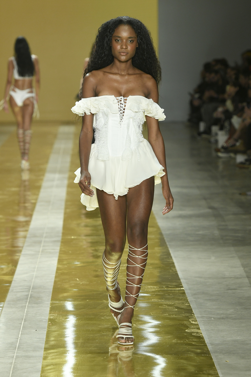 Read more about the article Amir Slama volta ao SPFW ao celebrar 35 anos de carreira