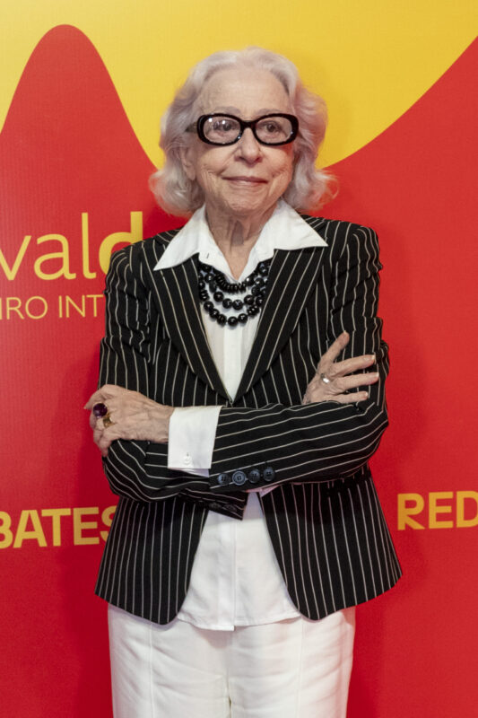 Read more about the article FERNANDA MONTENEGRO E CAETANO VELOSO APLAUDEM “90 DECIBÉIS” E ENDOSSAM INCLUSÃO DE ARTISTAS PCD NO FESTIVAL DO RIO